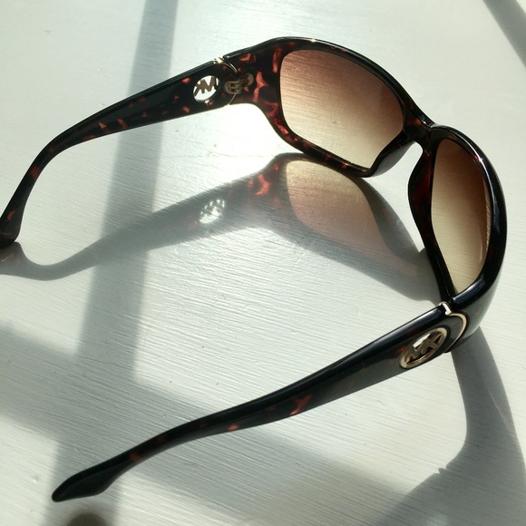 EUC Michael Kors M2731S Antilles 206 Tortoise Rect main image 6
